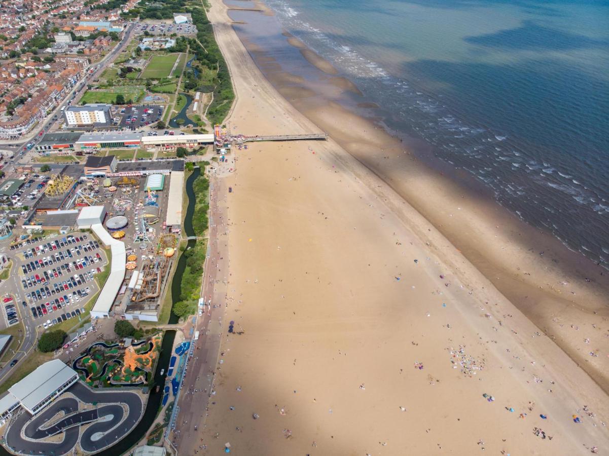 Stunning Caravan With Full Lake View At Southview Holiday Park Ref 33004Ml Skegness Kültér fotó