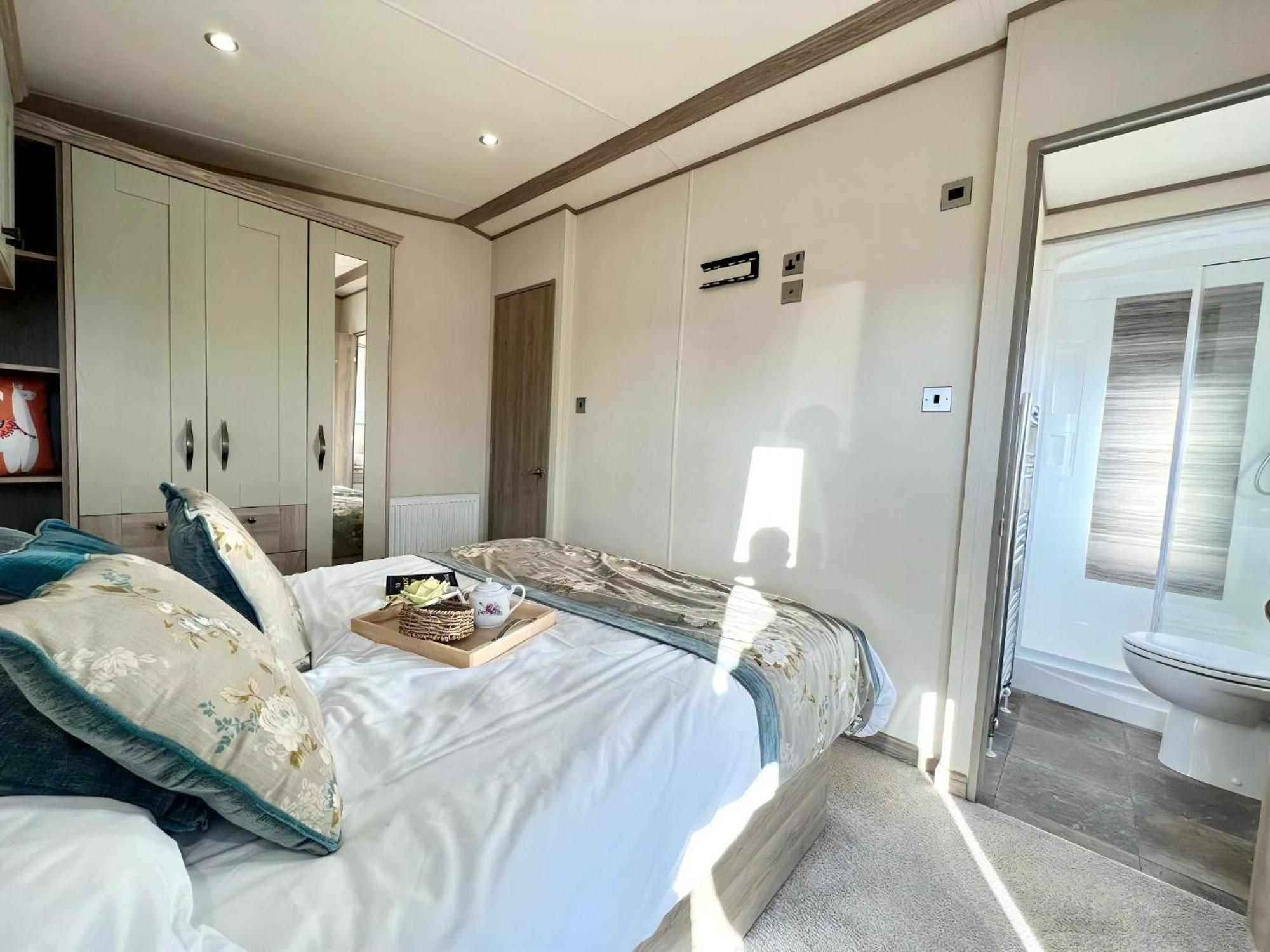 Stunning Caravan With Full Lake View At Southview Holiday Park Ref 33004Ml Skegness Kültér fotó